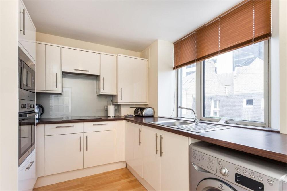 Chapel Street 42B First Floor 1-Bedroom Apartment, Aberdeen City Center Exterior foto